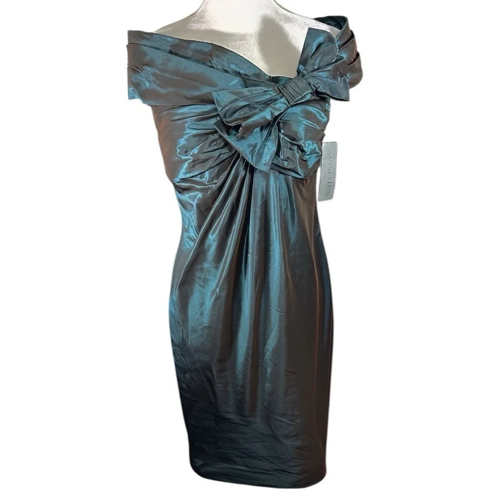 women's size 16 cocktail dress Abby Rose 3190 22 Blue Corset Long Sleeve What Color Shoes to one shoulder maxi Fitting:F and comfortable.